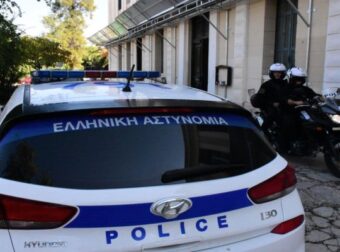 Φpίκη στα Πετράλωνα: Αδέρφια μηνύοuν τους γονείς τους για σεξουαλική κακοποίηση